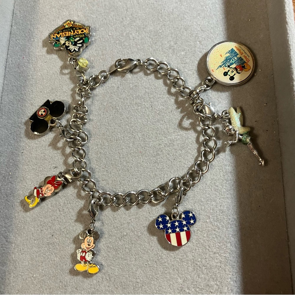 Walt Disney World Charm Bracelet Mickey Mouse Minnie Tinker Bell Castle